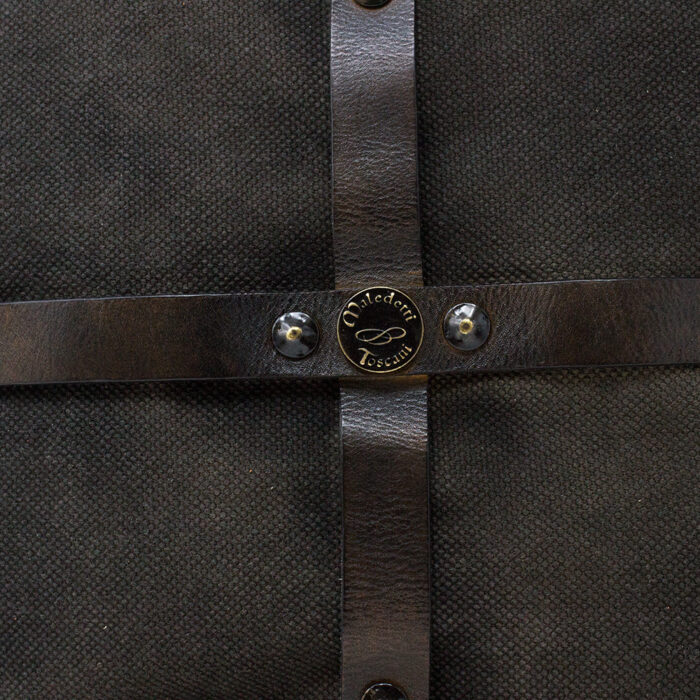 Crisium dettaglio della borsa color nero-grigio