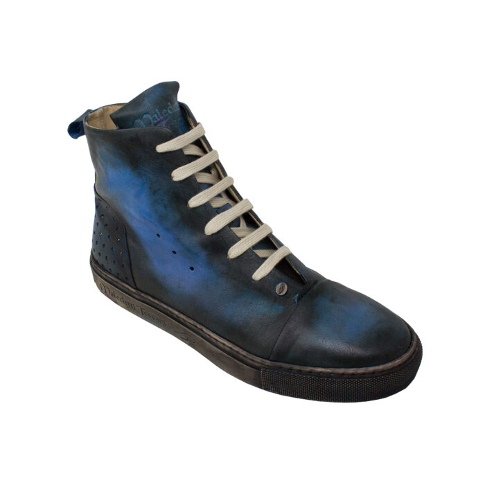Album tinta a mano color cobalto-testa di moro vista isometrica della scarpa